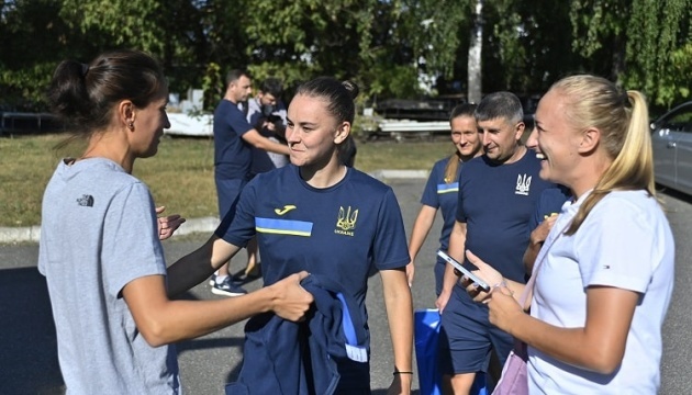 Українські футболістки розпочинають підготовку до ігор із Сербією і Польщею