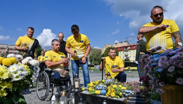 На Личаківському кладовищі вшанували пам'ять загиблих учасників Ігор нескорених