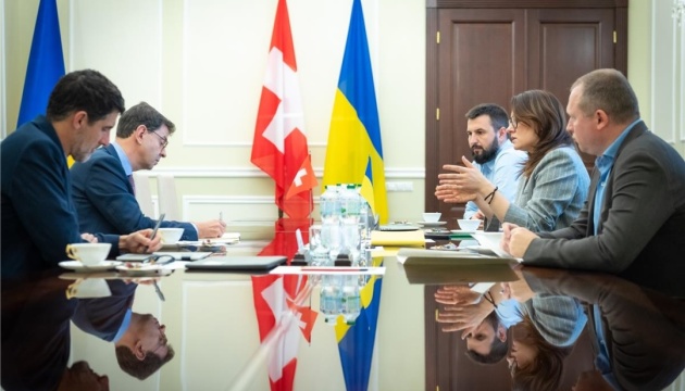 Розмінування та відновлення: Україна розраховує на посилення співпраці зі Швейцарією
