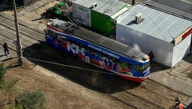У Києві на Троєщині трамвай на смерть переїхав жінку