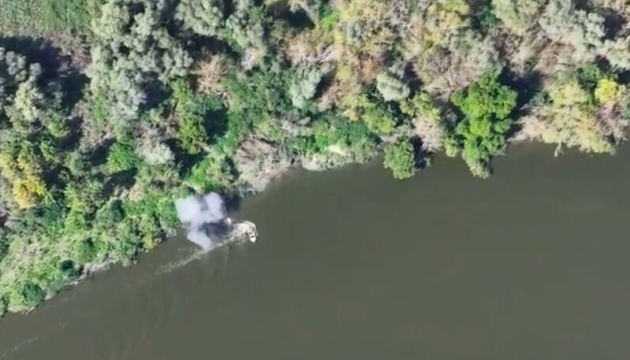 Українські дрони-камікадзе втопили три російські човни на Херсонщині