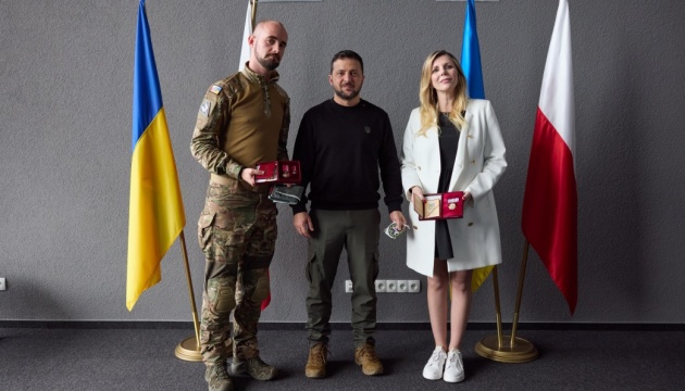 In Lublin, Zelensky praises efforts of Polish citizens, volunteers, “caring hearts”