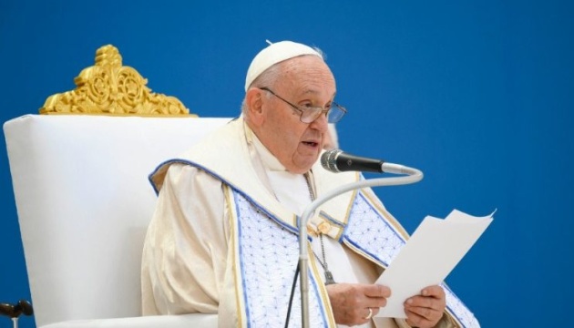 Папа Франциск у Марселі помолився з десятками тисяч вірян