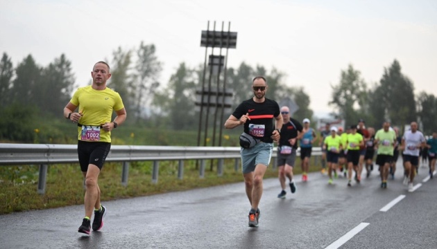 На Закарпатті відбувся West Carpathian Marathon на підтримку ЗСУ