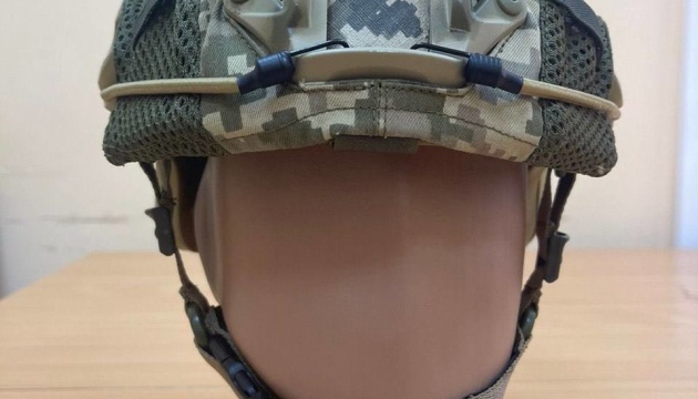Defense Ministry supplies Ukrainian defenders with new helmets