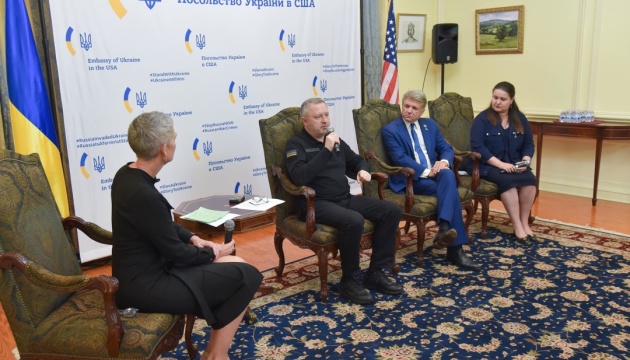 El fiscal general de Ucrania discute formas de implementar la Fórmula de la Paz durante su visita a EE.UU.