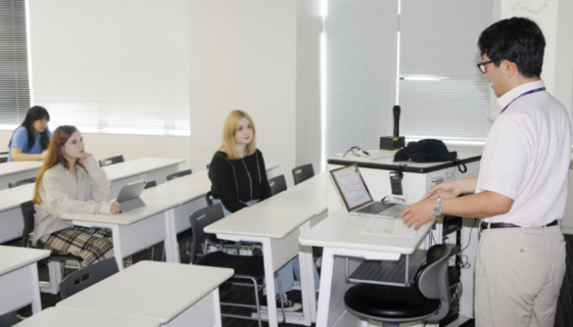 Японські університети допомагають українським студентам-біженцям здобути освіту