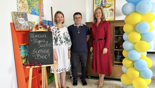У Бельгії український дипломат завітала до української суботньої школи «Рідна мова»