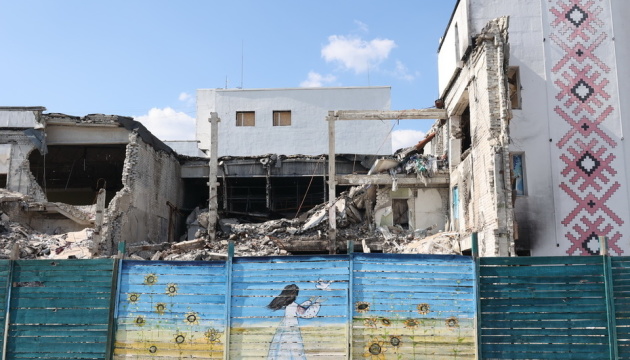 Зруйнований ракетою Будинок культури у Дергачах на Харківщині відбудують у сучасному стилі