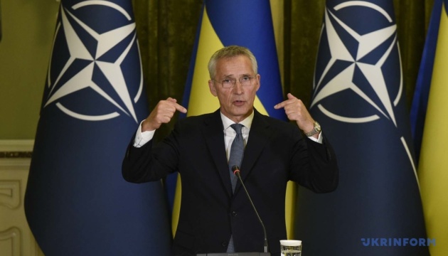 На певному етапі було б добре запросити Україну стати повноцінним членом НАТО - Столтенберг