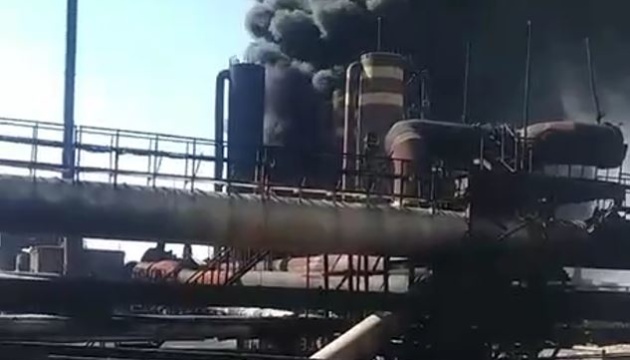 Naphtalene stocks ablaze as Russian bombs hit Avdiivka coke chemical plant