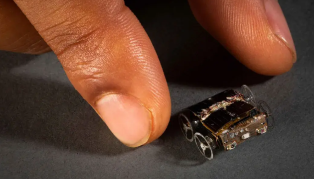 У США розробили мініатюрного робота, який може працювати на радіохвилях