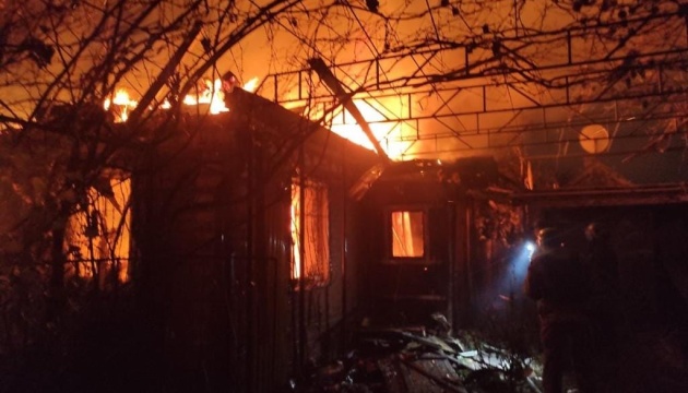 Region Donezk unter Beschuss: Wohnhäuser, Industrie- und Infrastrukturanlagen beschädigt