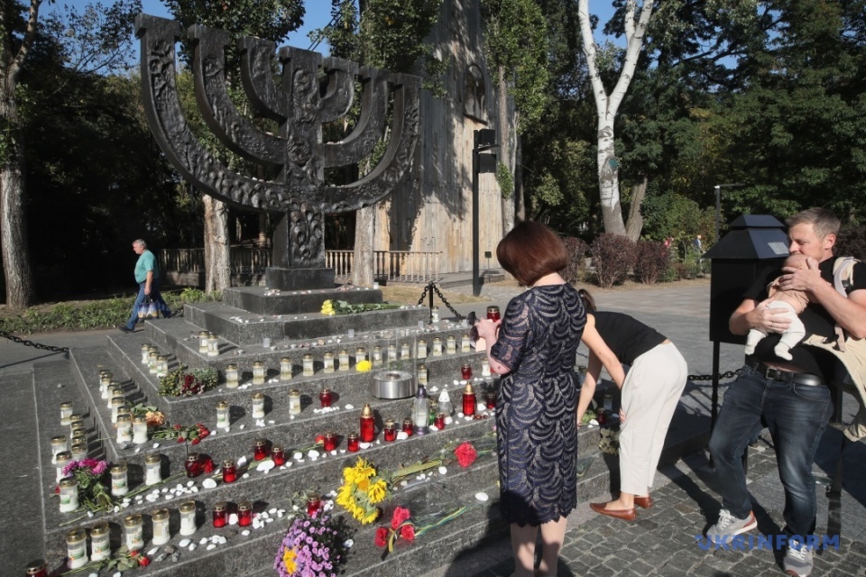 A memorial prayer held at Babyn Yar / Photo: Pavlo Bahmut, Ukrinform