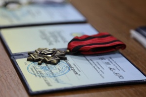 Командувач ВМС ЗСУ вручив нагороди з нагоди Дня захисників і захисниць