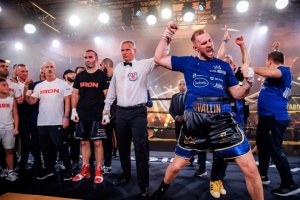 Валлін роздільним рішенням суддів переміг росіянина Гассієва