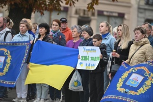 Україна вшанує 1 жовтня загиблих захисників загальнонаціональною хвилиною мовчання - Зеленський