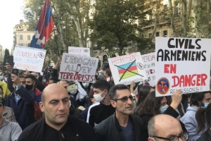У Марселі відбувся мітинг на підтримку вірменів, змушених втікати з Нагірного Карабаху
