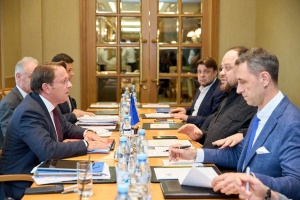 Стефанчук обговорив із єврокомісаром Варгеї виконання рекомендацій Єврокомісії