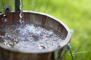Очищували криничну воду за допомогою марлі: як Ізюм пів року жив без води