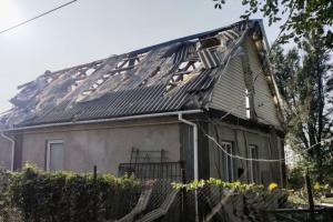 Російські війська обстріляли Нікополь, поранена жінка
