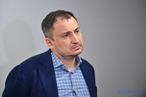 ウクライナ議会、閣僚２名を解任