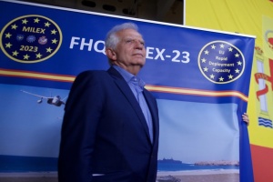 Боррель відкрив військові навчання ЄС на борту іспанського авіаносця