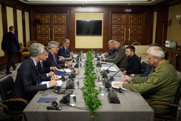Zelensky trata con Tajani la situación en el frente, la fórmula de paz y la defensa