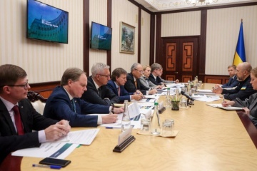 Shmygal entrega a los embajadores de los países del G7 el concepto de fortalecimiento de la estabilidad de la democracia en Ucrania