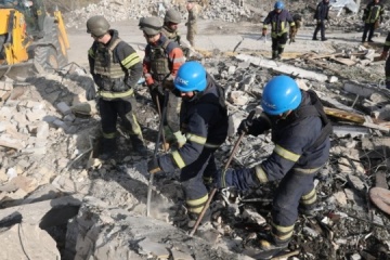 Raketenangriff auf Dorf Hrosa in Region Charkiw: Zahl der Todesopfer auf 53 gestiegen
