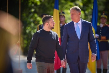 Selenskyj vereinbart mit rumänischem Präsidenten Beschleunigung der Ausbildung ukrainischer Piloten an F-16