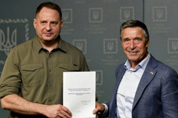 Yermak thanks Rasmussen for promoting security guarantees for Ukraine
