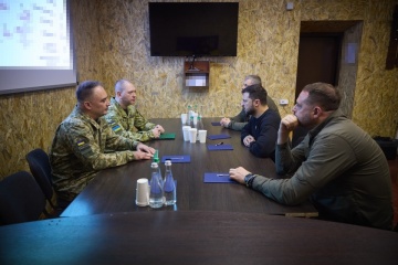 Selenskyj trifft sich mit Grenzsoldaten in Region Cherson