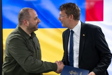 Umerov discusses speeding up F16s supply to Ukraine with Danish defense minister