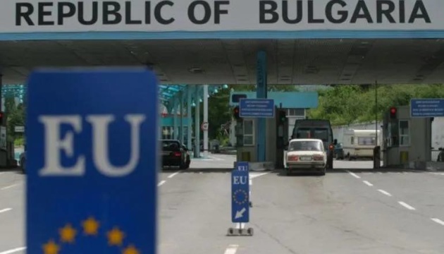 Болгарія закриває в'їзд для автомобілів із російськими номерами