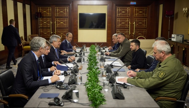 Zelensky, Tajani discuss battlefield situation, peace formula, defense