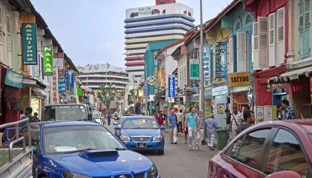У Сінгапурі за право володіти автівкою доведеться викласти більш як $100 тисяч 