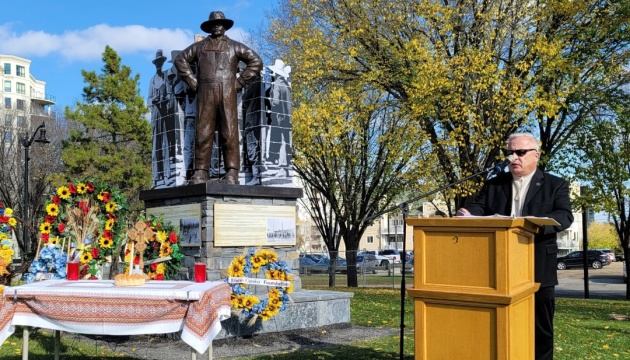 У Канаді відкрили пам’ятник інтернованим під час Першої світової українцям