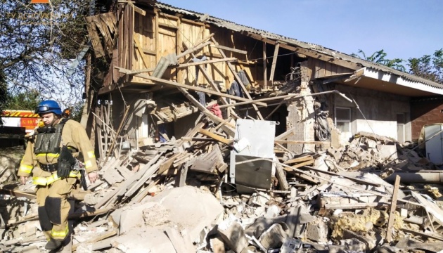 Рятувальники показали наслідки ранкового обстрілу села під Запоріжжям