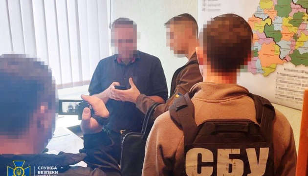 Держслужбовця з Черкаської ОДА підозрюють у підтримці Росії