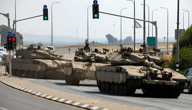 Ізраїль перекинув десятки тисяч військових на кордон з Ліваном