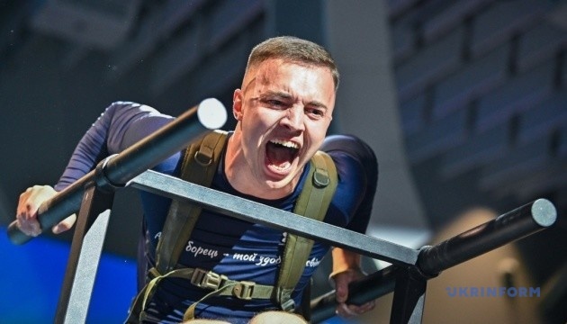 У Львові спортсмен Василь Піта встановив чотири рекорди зі стрітліфтингу
