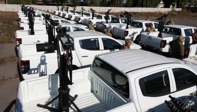 КОВА та АВТ Баварія передали військовим 21 позашляховик для захисту Київщини