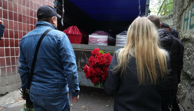 Рідним для поховання видали тіла 52 загиблих у Грозі