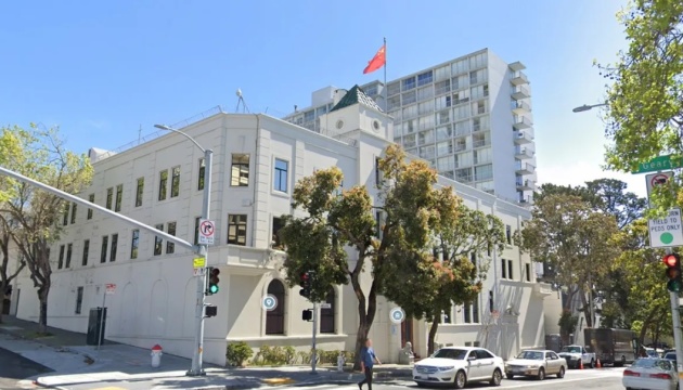 У Сан-Франциско застрелили чоловіка, який в'їхав у консульство КНР