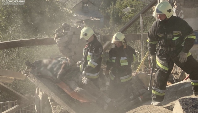 У Нікополі з-під завалів гімназії дістали ще одне тіло 