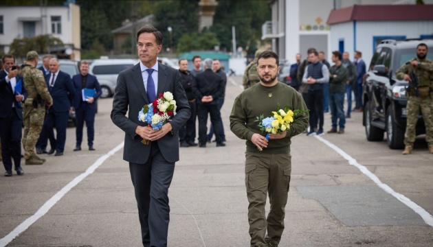 Зеленський в Одесі вшанував пам’ять полеглих воїнів Військово-Морських сил