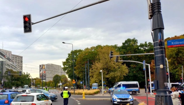 У Варшаві затримали чоловіка, який погрожував себе підірвати на центральній площі