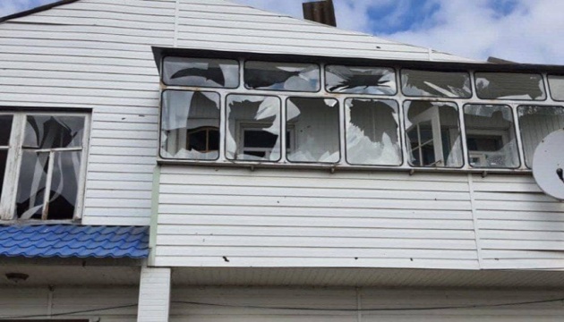 Im Landkreis Nikopol durch Nachtangriffe ein Infrastrukturobjekt und Stromleitung beschädigt