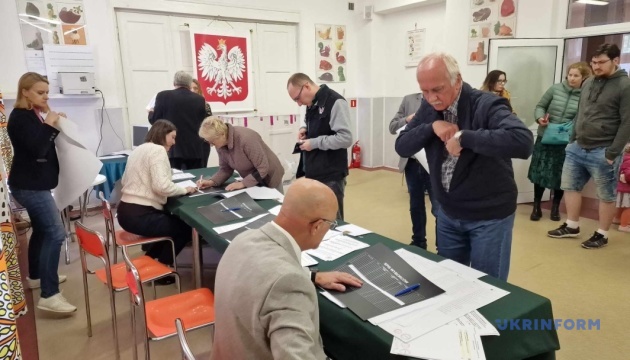 У Польщі фіксують високу явку на парламентських виборах
